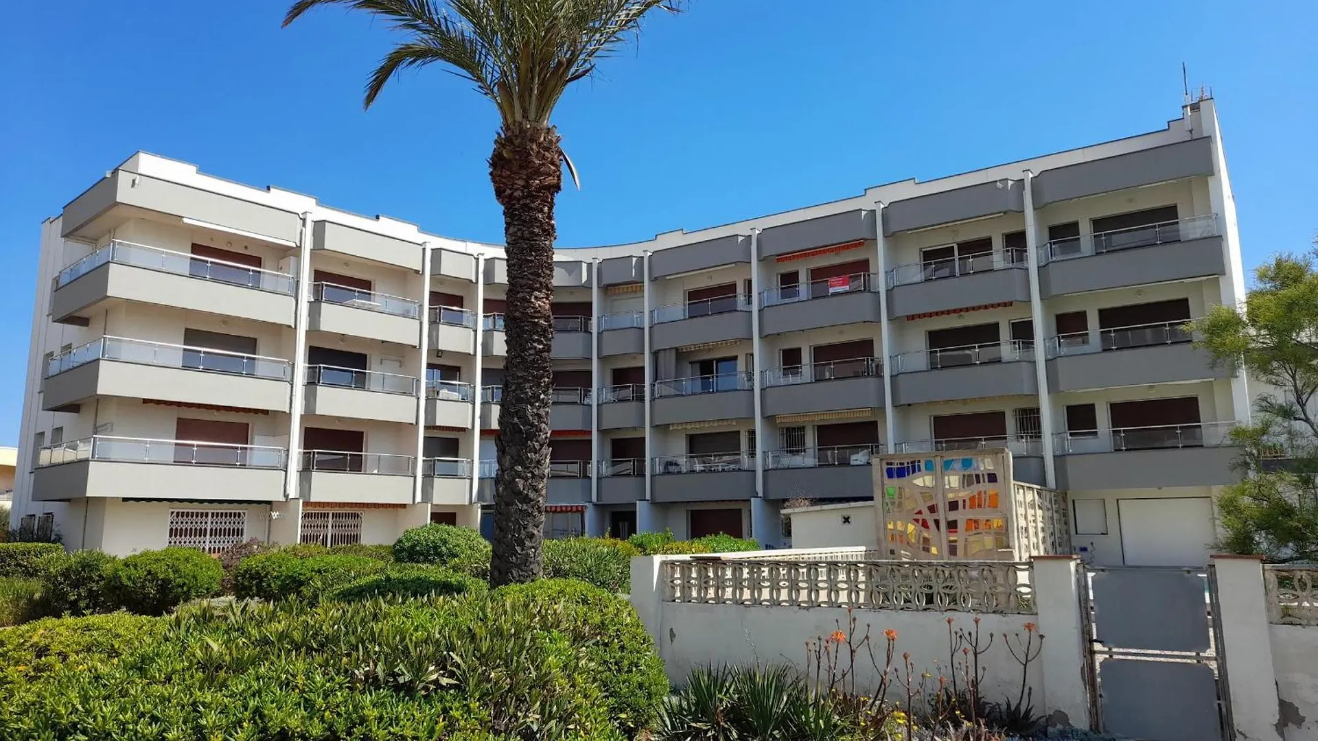 Apartment 3170 Hort De Mar E 341, Vista Inmejorable, En 1ª Linea De Mar Y Frente A La Playa Mas Espaciosa De Roses. Edificio Tranquilo. A.A. Parking. - Es-258-4