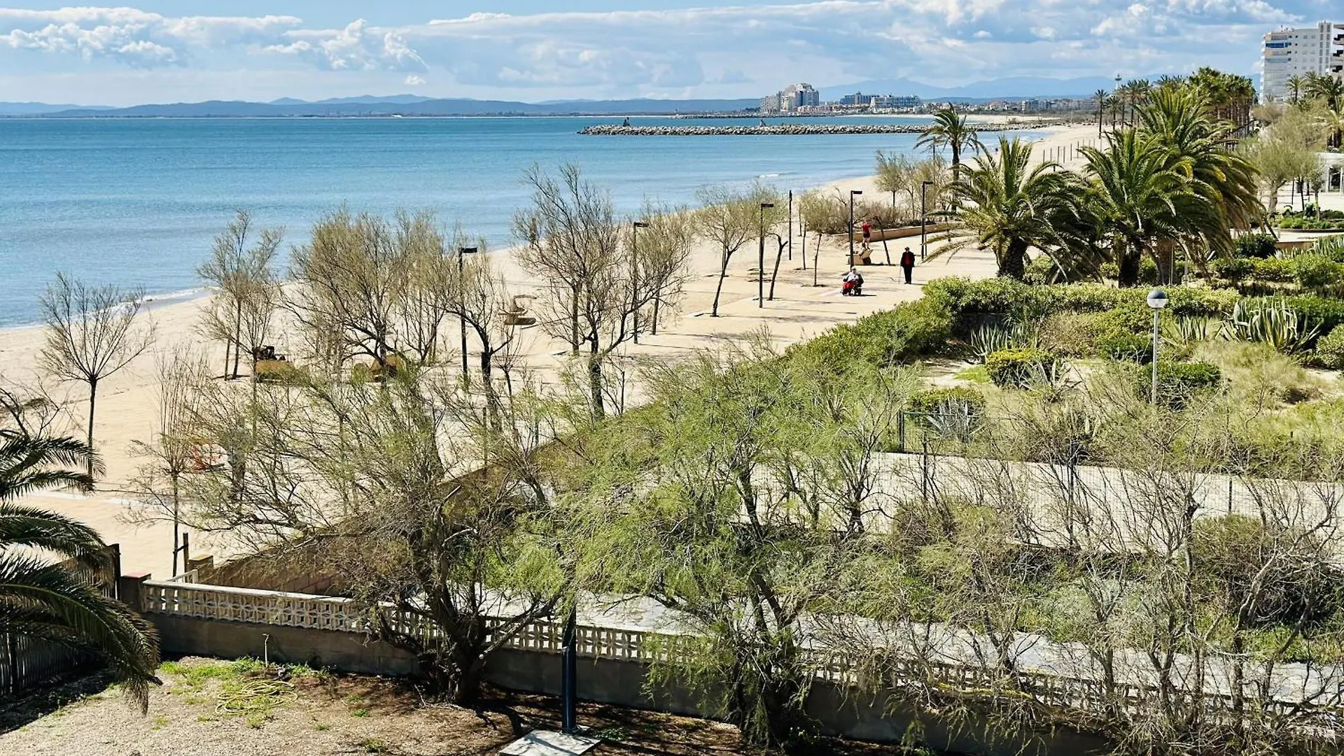 3170 Hort De Mar E 341, Vista Inmejorable, En 1ª Linea De Mar Y Frente A La Playa Mas Espaciosa De Roses. Edificio Tranquilo. A.A. Parking. - Es-258-4 Apartment